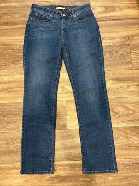 Levi's Women's Perfect Waist Straight Leg Jeans in Medium Blue Wash